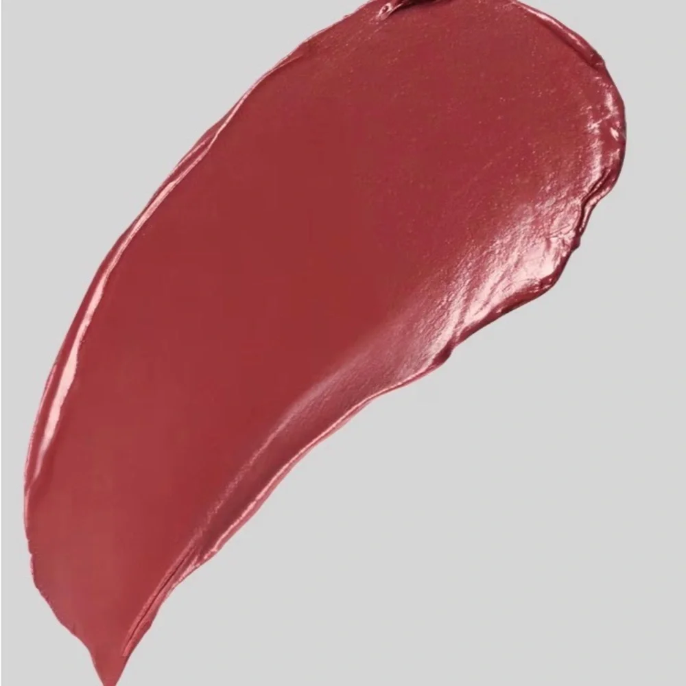 Buxom indulge smooth